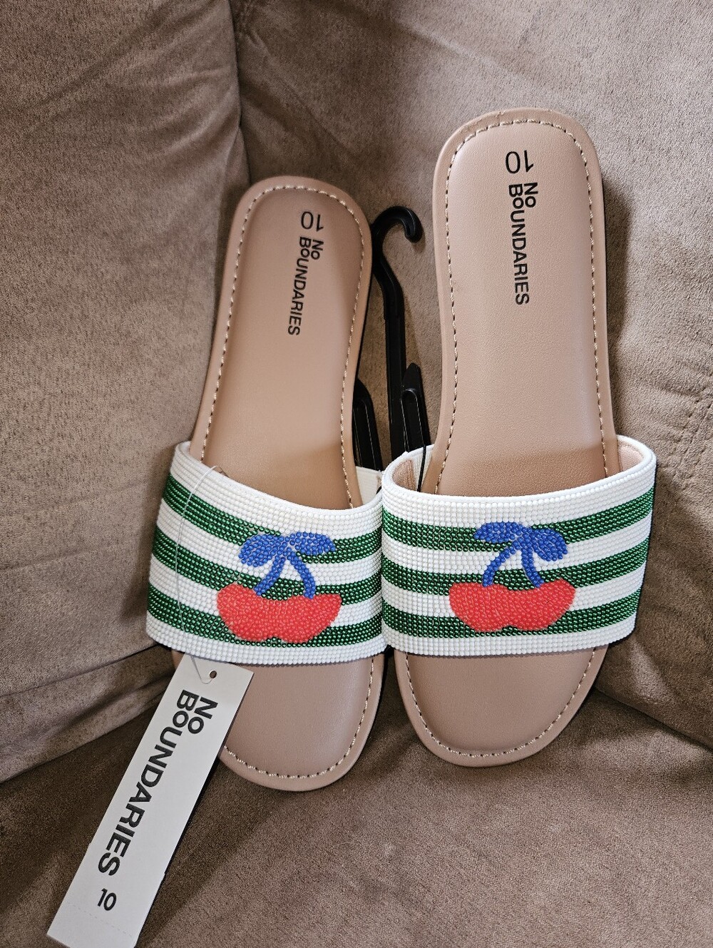 NWT No Boundaries Sz 10 Slide Sandals w/Green-Wht Striped Beaded Cherries Strap